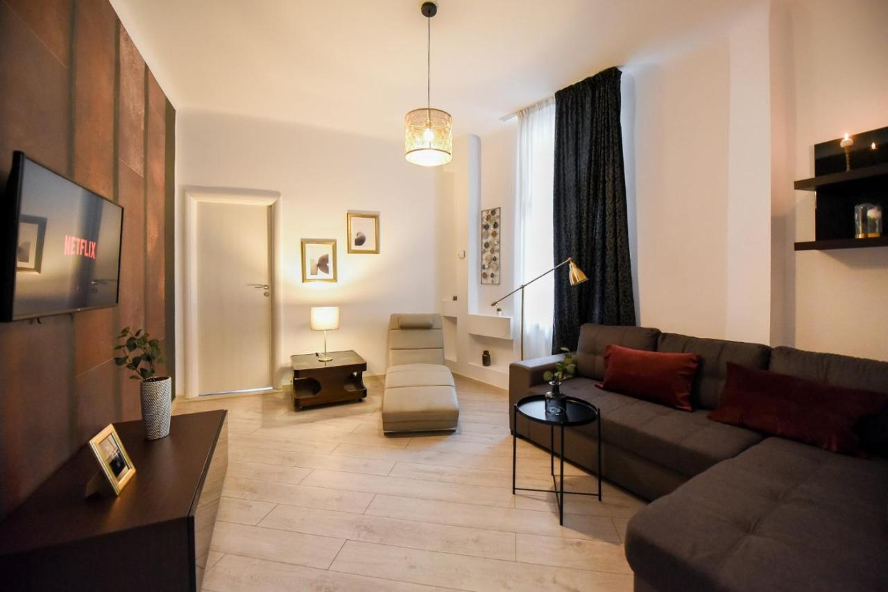 Amazing Location & Elegant Apt - Old Town Apartment Букурещ Екстериор снимка