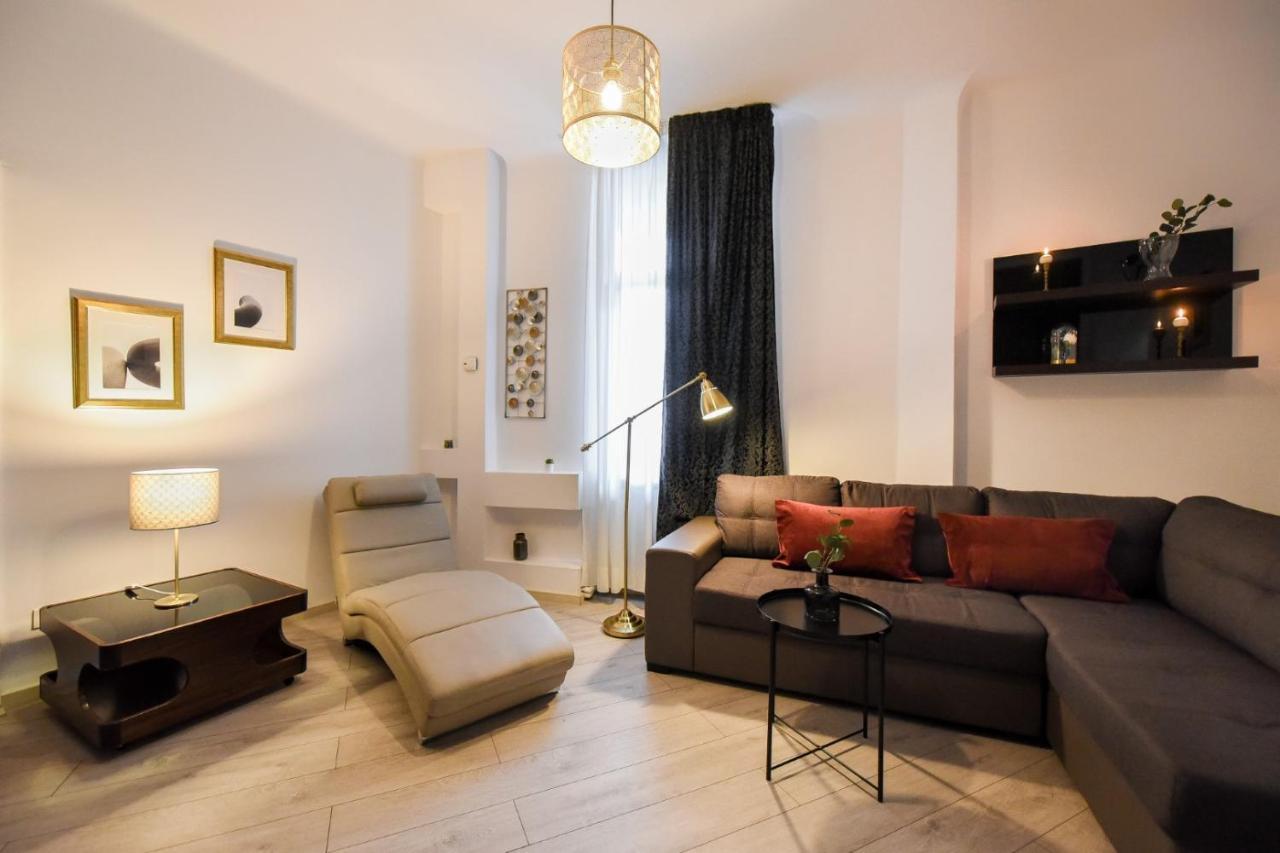 Amazing Location & Elegant Apt - Old Town Apartment Букурещ Екстериор снимка