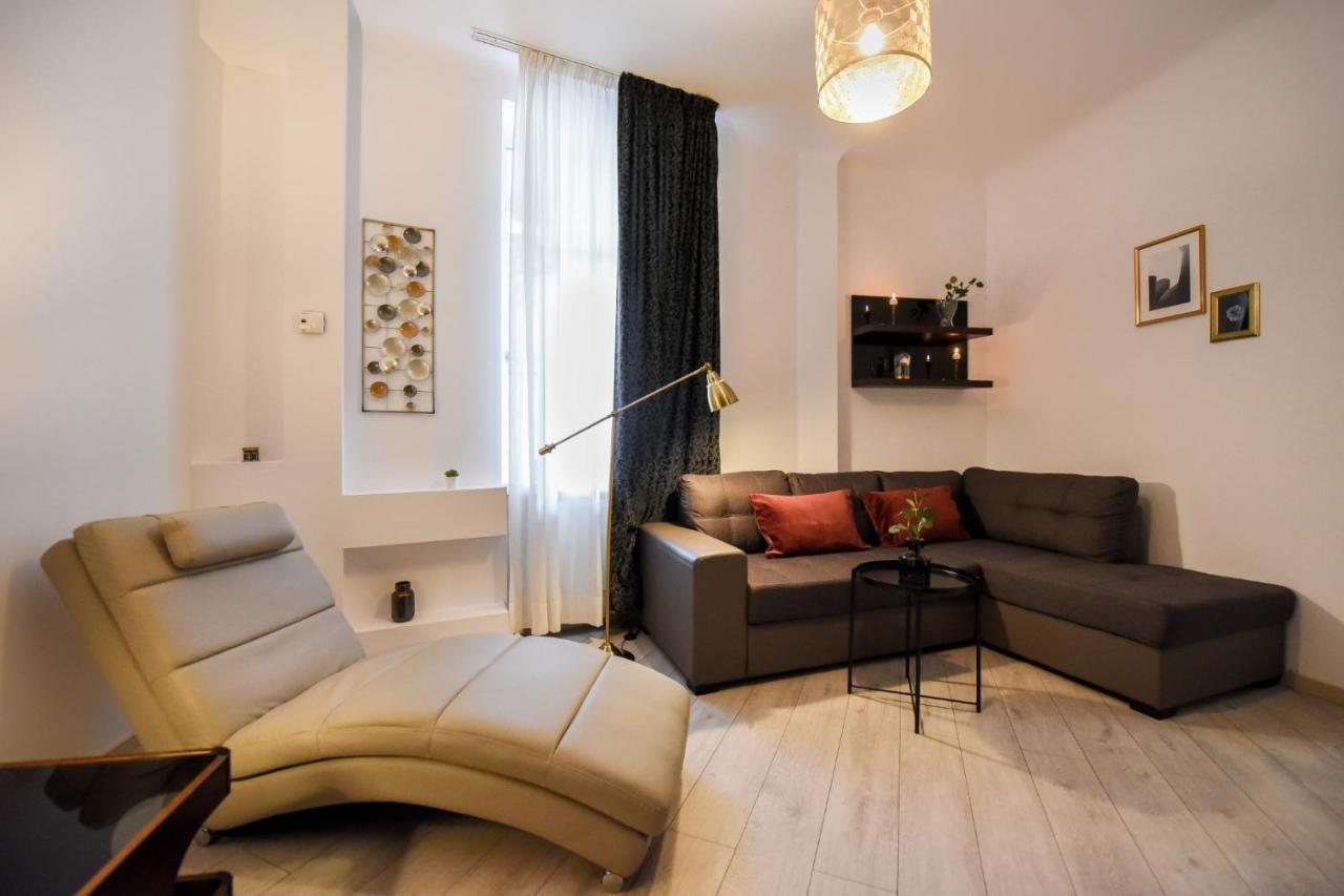 Amazing Location & Elegant Apt - Old Town Apartment Букурещ Екстериор снимка